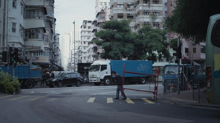 《濁水漂流》影評 探索了香港無家可歸者的黑暗和壓抑的生活 01